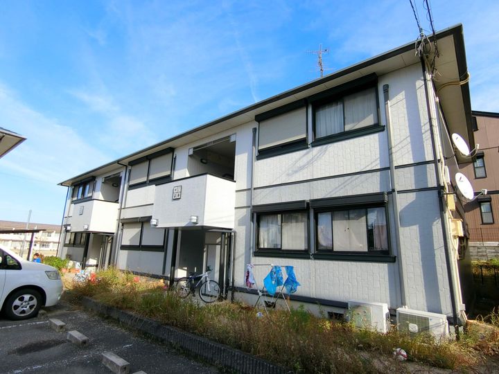 セラビ梅美台B棟103の外観