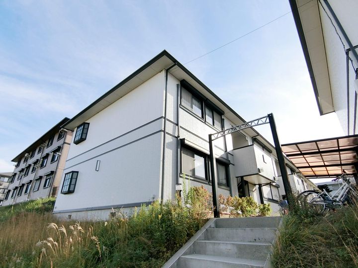 セラビ梅美台B棟103の外観