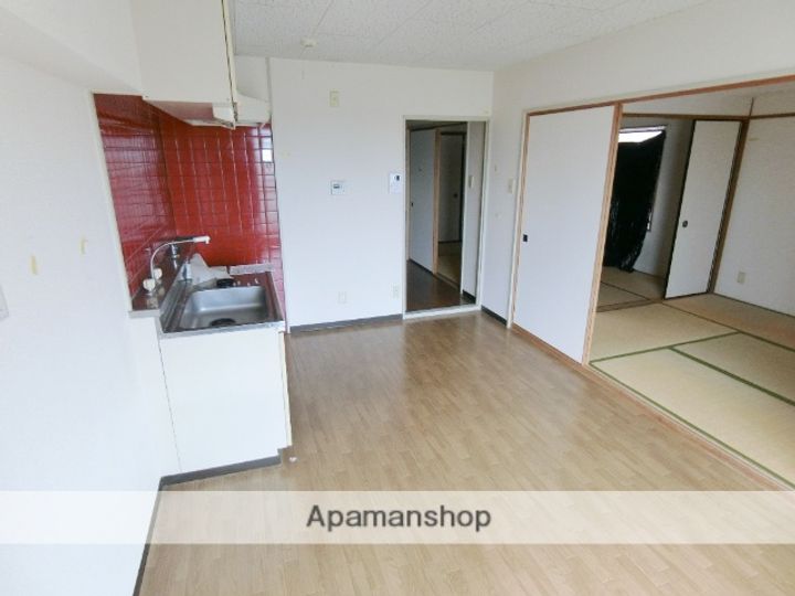 京都府城陽市平川古宮の賃貸マンション301の内装