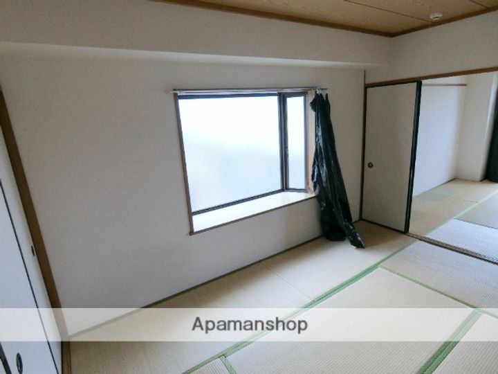 京都府城陽市平川古宮の賃貸マンション301の内装