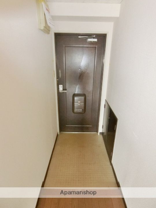 京都府城陽市平川古宮の賃貸マンション301の玄関