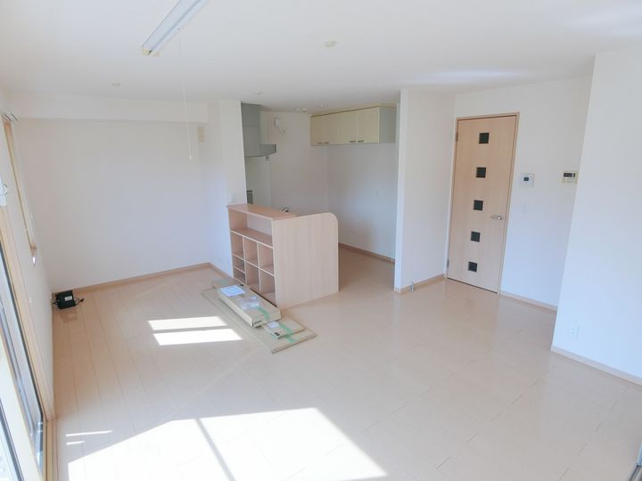 リビングタウン州見台 D棟の居間