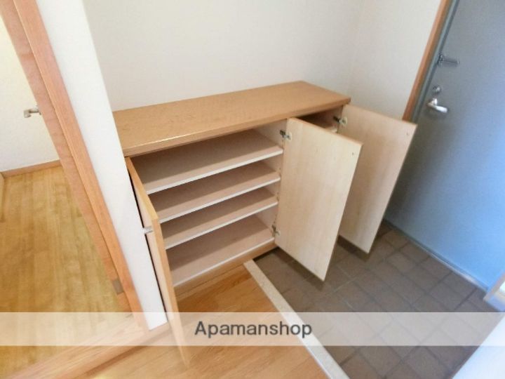 京都府城陽市平川茶屋裏の賃貸マンションの内装