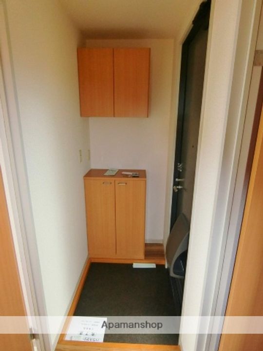 京都府城陽市平川指月の賃貸アパートの玄関