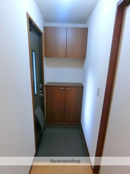 アリス光陽B棟の玄関