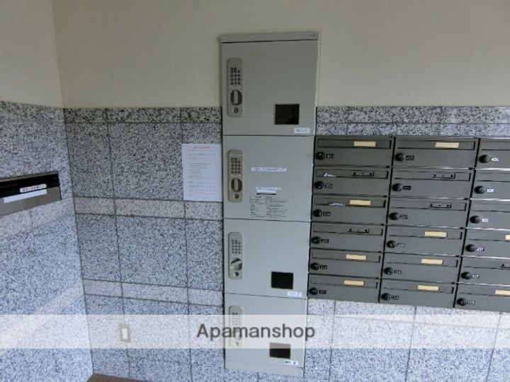 京都府城陽市久世北垣内の賃貸マンションの内装