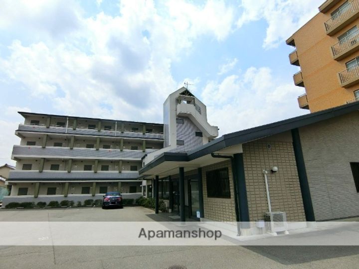 京都府宇治市伊勢田町中山の賃貸マンションの外観