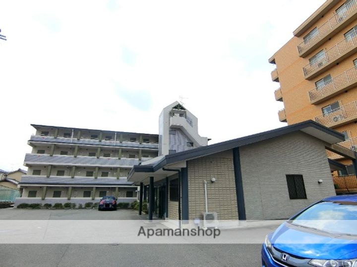 京都府宇治市伊勢田町中山の賃貸マンションの外観