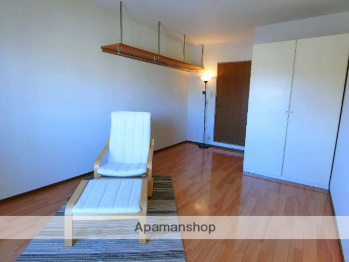 京都府京田辺市三山木垣ノ内の賃貸マンションの内装