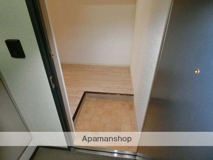 京都府城陽市枇杷庄大三戸の賃貸マンションの内装