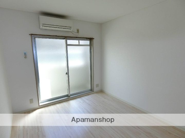 京都府城陽市枇杷庄大三戸の賃貸マンションの内装