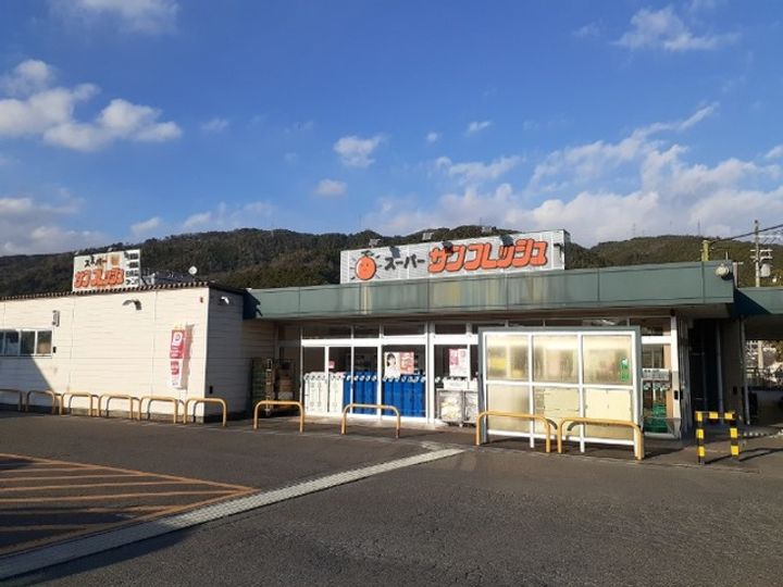 カーサ・ソレアードの周辺