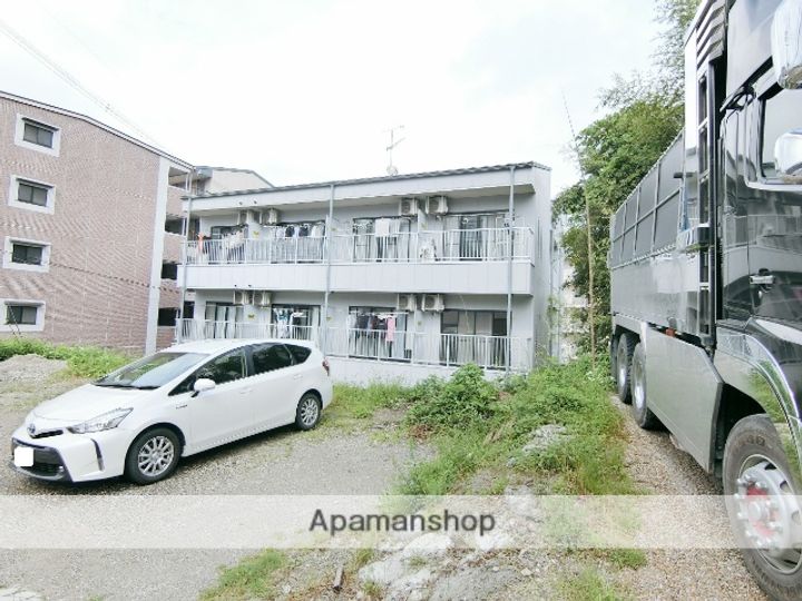 京都府京田辺市三山木上谷浦の賃貸アパートの外観
