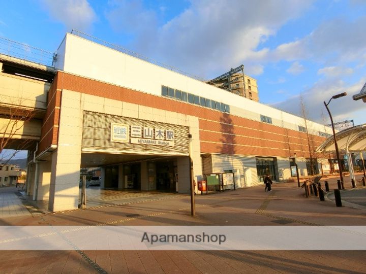 京都府京田辺市三山木上谷浦の賃貸アパートの周辺