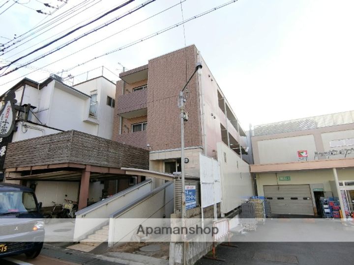 京都府宇治市広野町西裏の賃貸マンションの外観