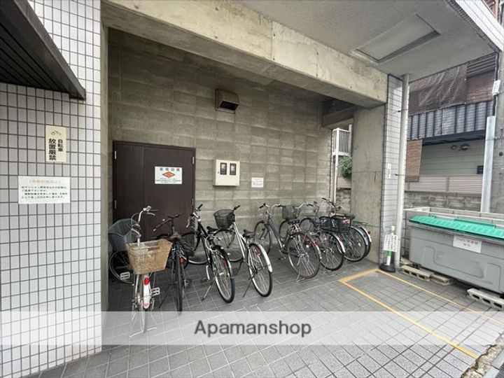 KGビルの内装