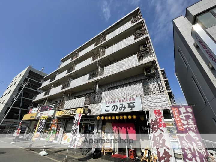 KGビルの外観