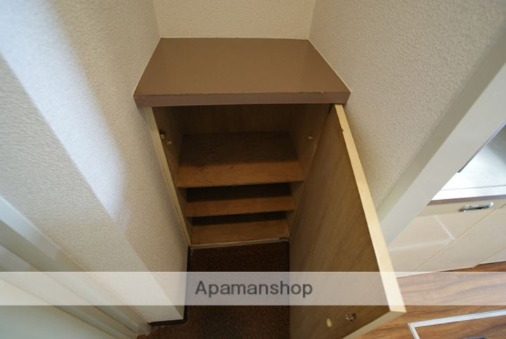 京都府宇治市大久保町北ノ山の賃貸マンションの居間