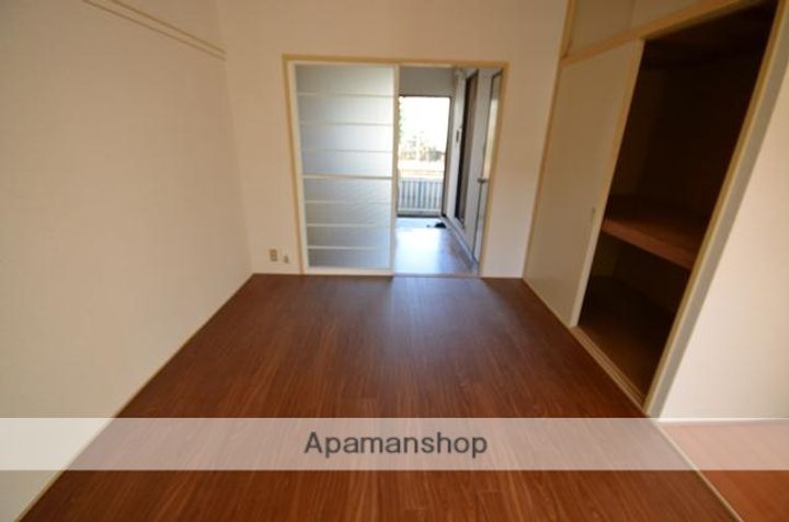 サンライズヒラキの居間