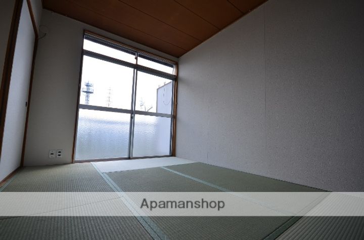 京都府宇治市木幡北島の賃貸アパートの内装