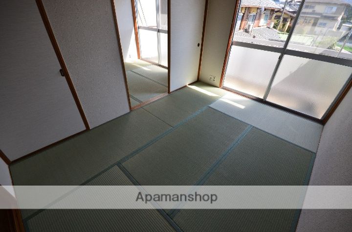 京都府宇治市木幡北島の賃貸アパートの内装