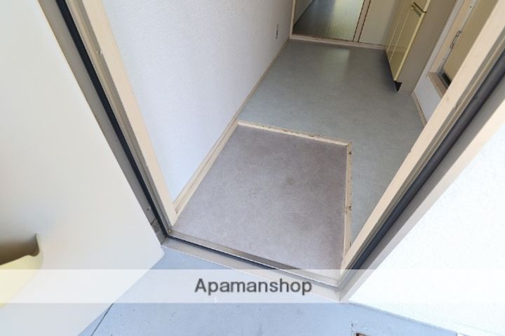 小山ハイツA棟の玄関