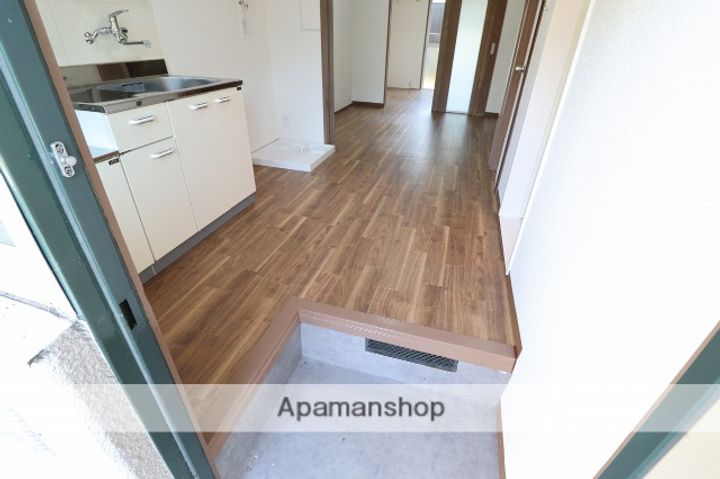 寺田ガーデンハイツ1番館103の玄関