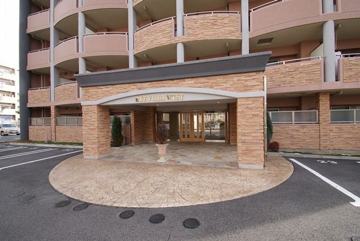 EXE VILLA WESTの外観