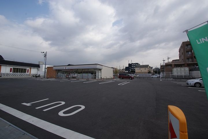 EXE VILLA WESTの周辺