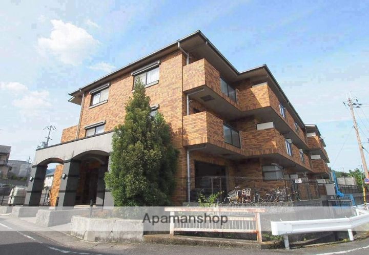 レスト蟹ケ坂303の外観