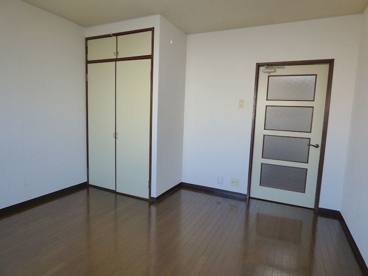 京都府京都市左京区下鴨東本町の賃貸マンションの居間