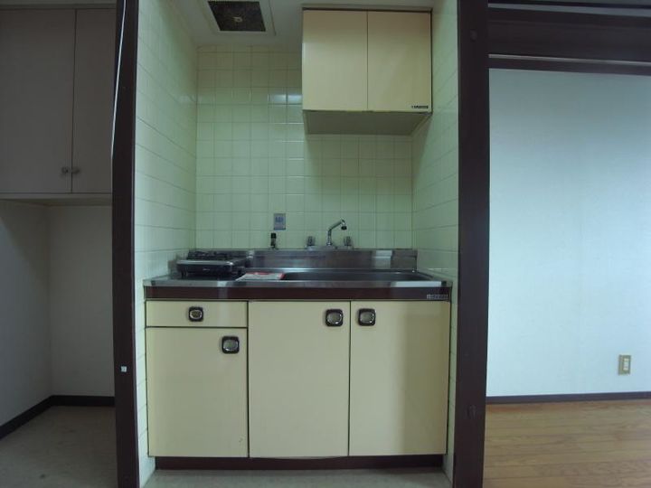 ハイツおおくら4-A号室のキッチン