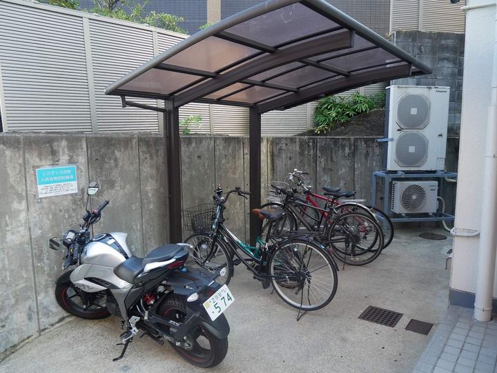 レジデンス浅野403号室の外観