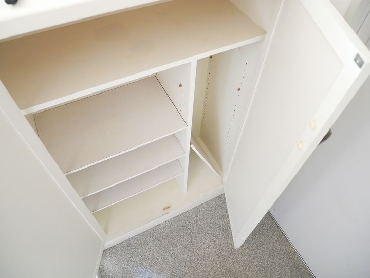 レジデンス浅野403号室の玄関