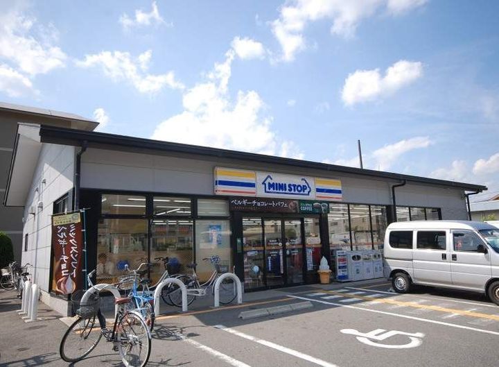 京都府京都市左京区岩倉三宅町の賃貸マンションの周辺