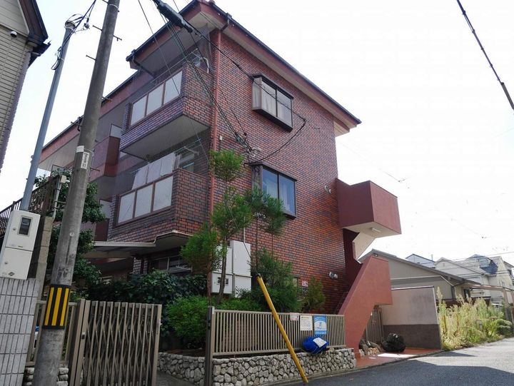 グリーンハウス106号室の外観