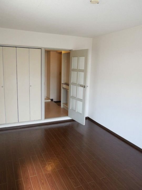 京都府京都市左京区静市市原町の賃貸マンション201号室の居間