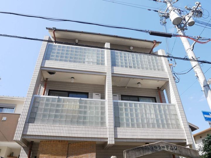 カマラードふじ101号室の外観