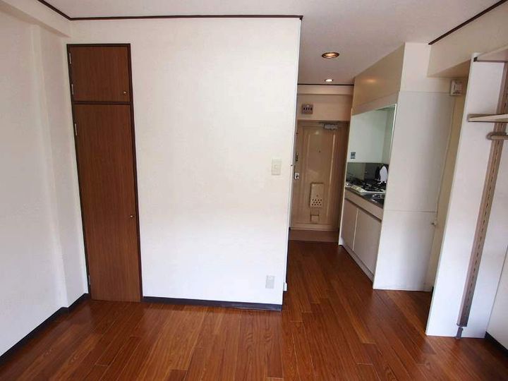 リブカントリー305号室の内装