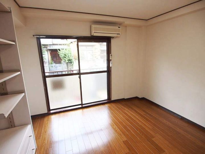 リブカントリー305号室の居間