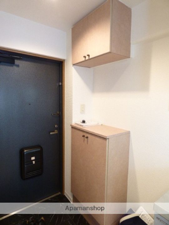 グランドステージ江坂708の玄関