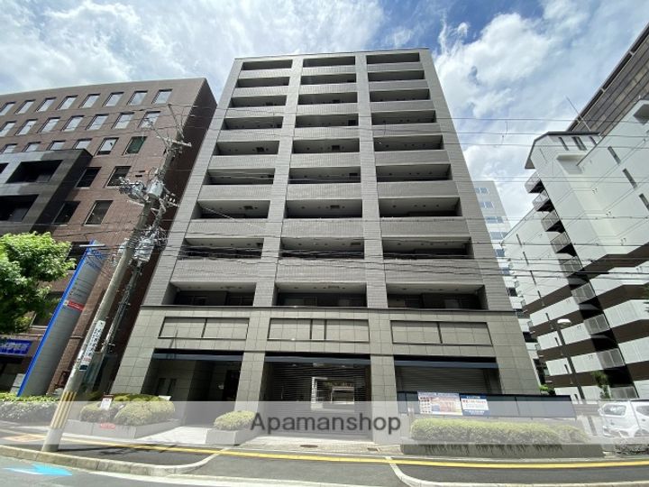 大阪府吹田市江坂町1丁目の賃貸マンション201の外観