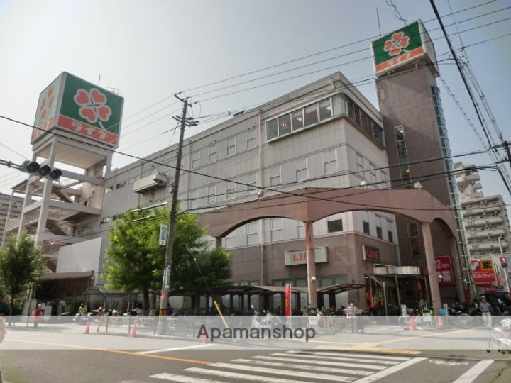 デュウェル東三国の周辺