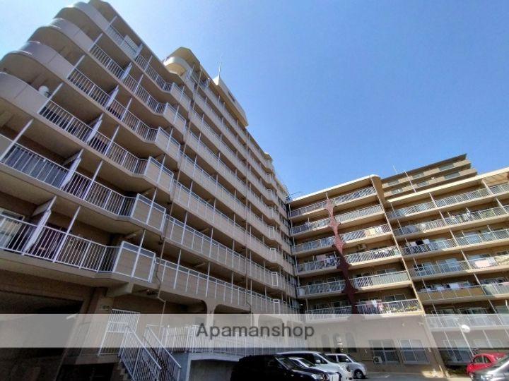 緑地公園グランドコーポの外観