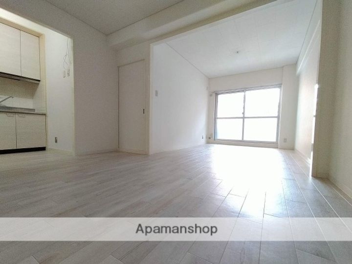 緑地公園グランドコーポの居間