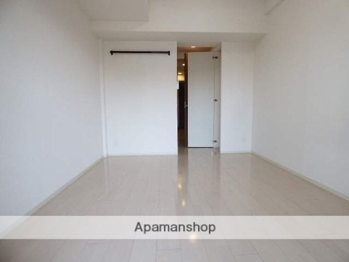 ミュプレ江坂(旧ベルフェリーク江坂)の居間