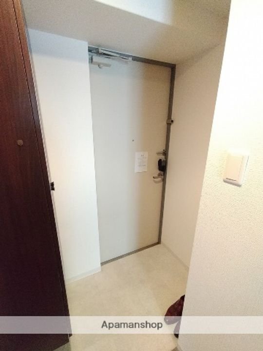 ライブガーデン江坂Ⅲの玄関