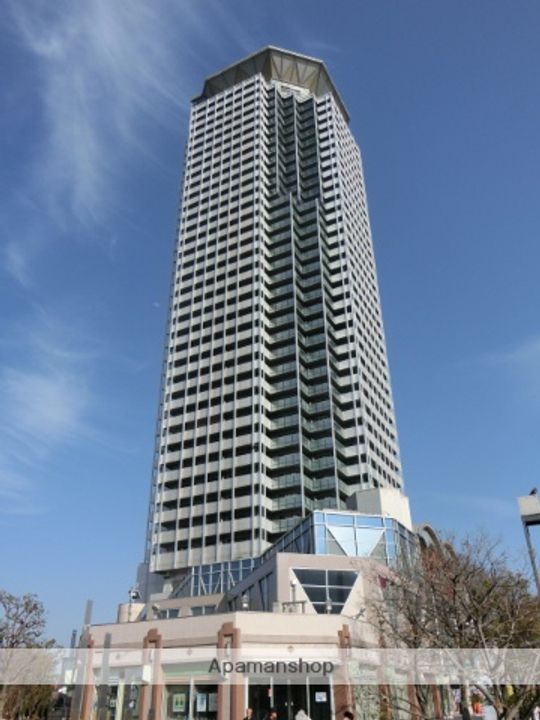 大阪府吹田市片山町1丁目の賃貸マンションの外観