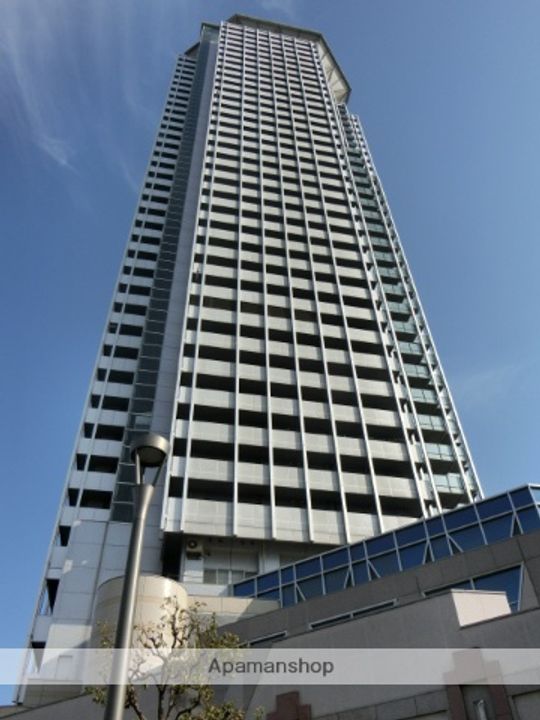 大阪府吹田市片山町1丁目の賃貸マンションの外観