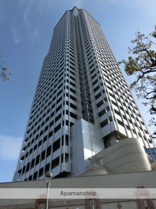大阪府吹田市片山町1丁目の賃貸マンションの外観